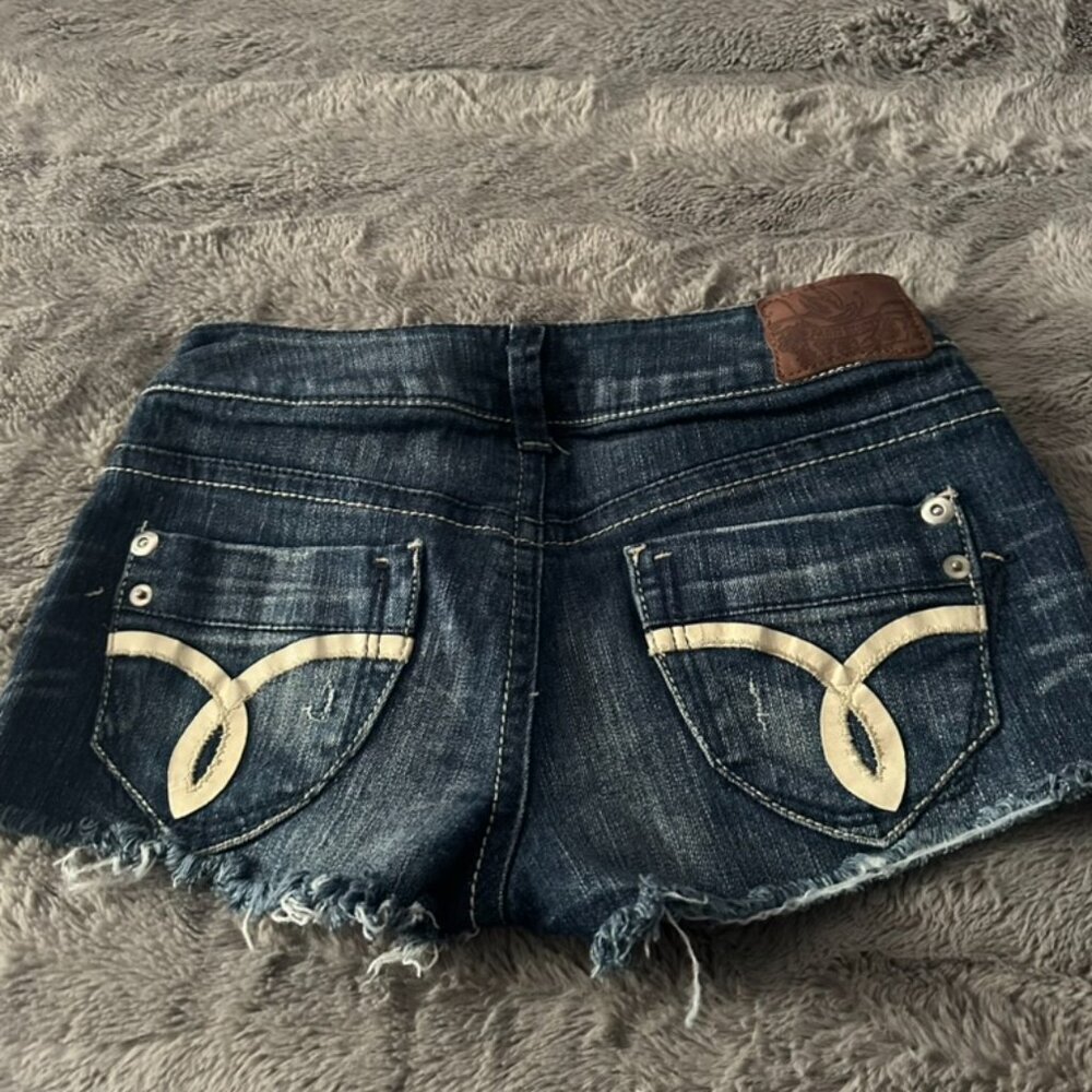 Jean Short Shorts - Classic Denim Style for Summer - Picture 4 of 4